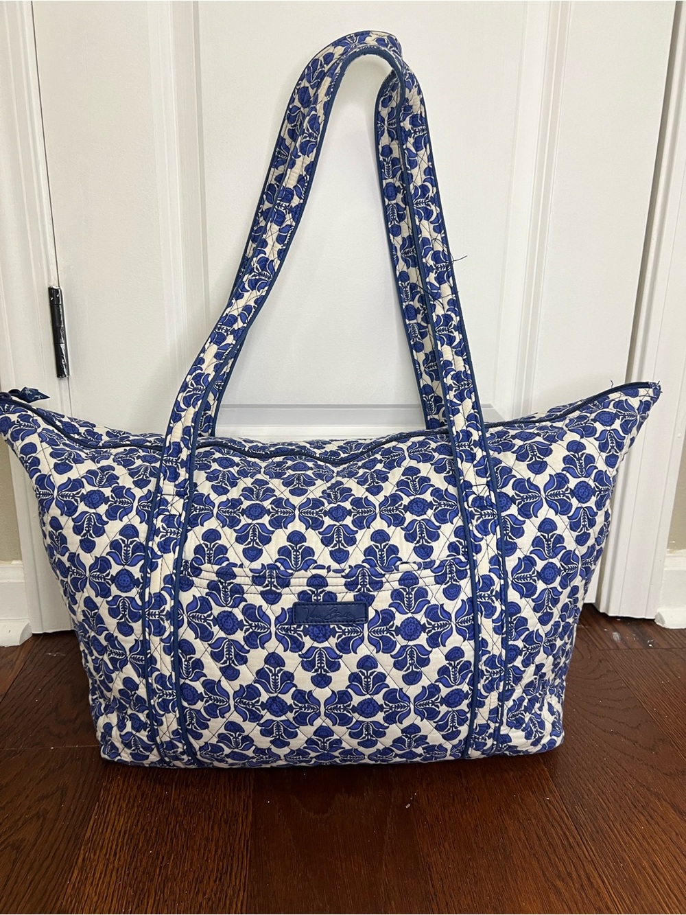 VERA BRADLEY Cobalt Over Night Bag